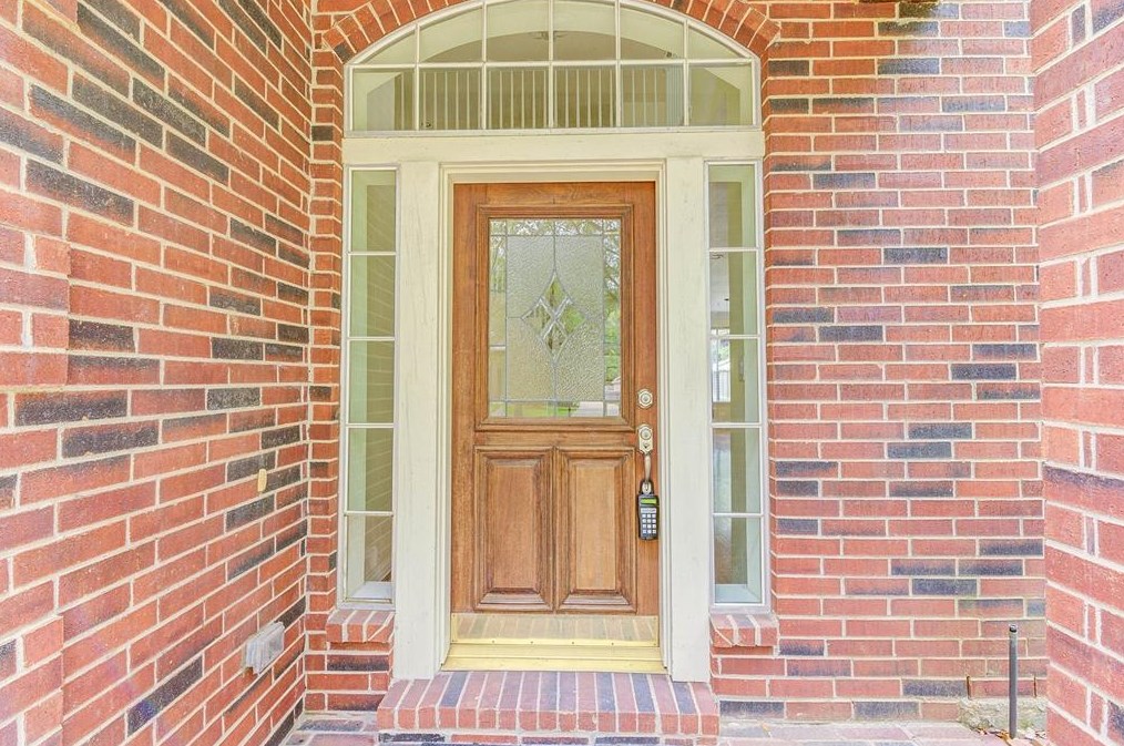 2338 Plantation Bend Dr, Sugar Land TX  77478-4484 exterior