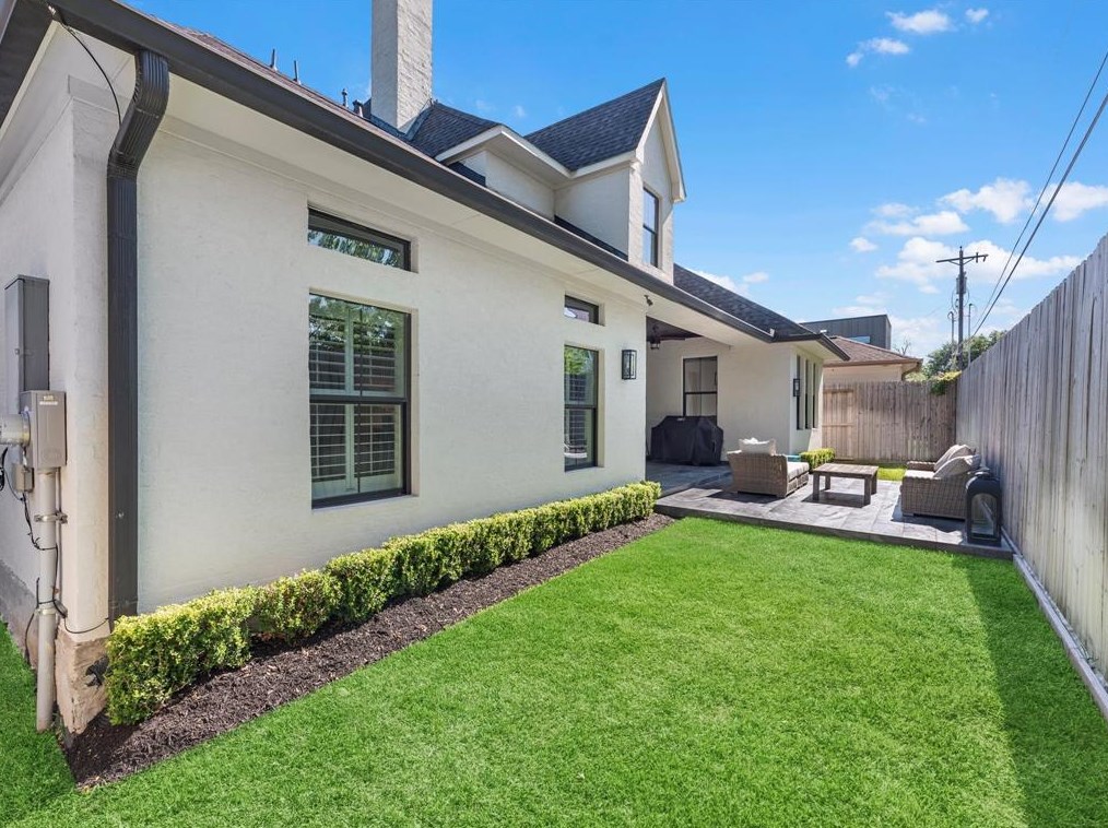 6525 Wharton St, Houston TX  77055-5349 exterior