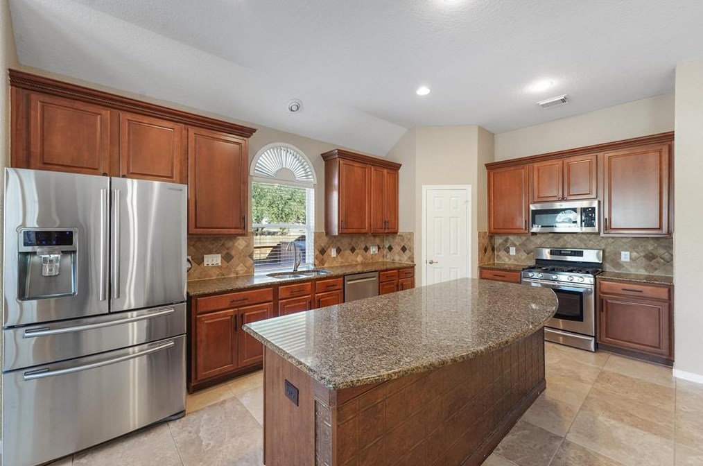 19131 Camellia Bend Cir, Spring TX  77379-5275 exterior