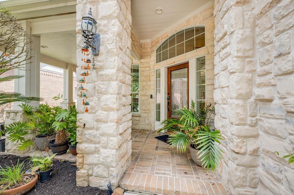 5722 Ballina Canyon Ln, Houston TX  77041-5789 exterior