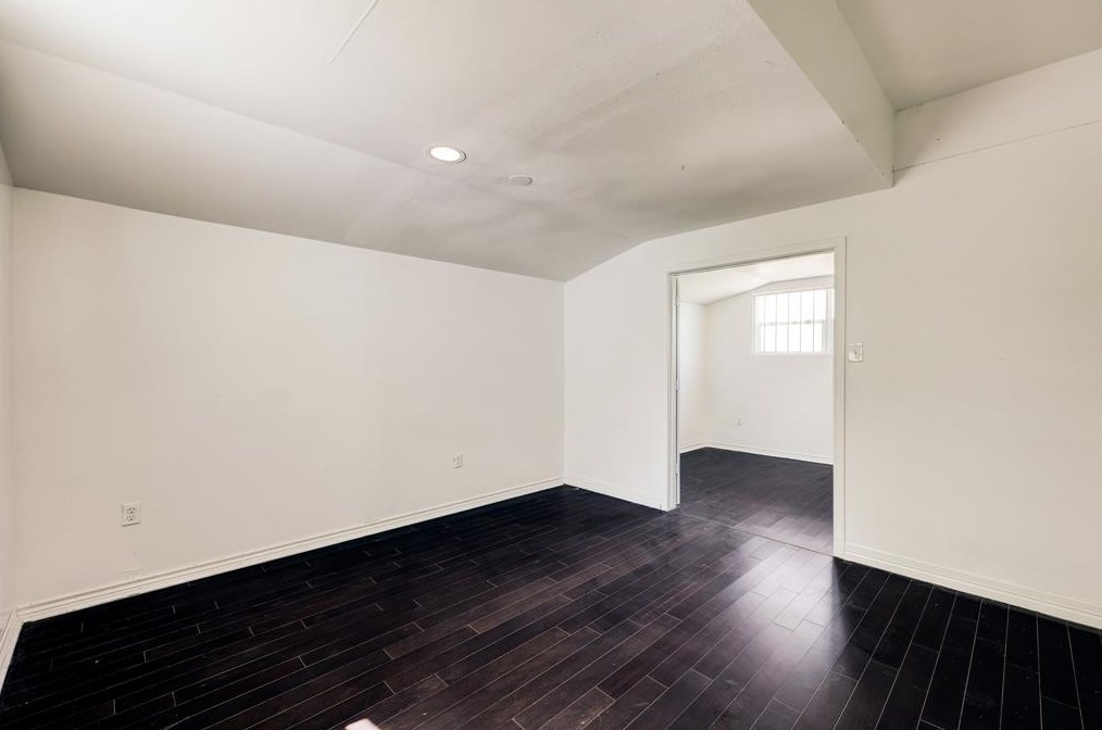 5304 Saxon Dr, Houston TX  77092-5545 exterior