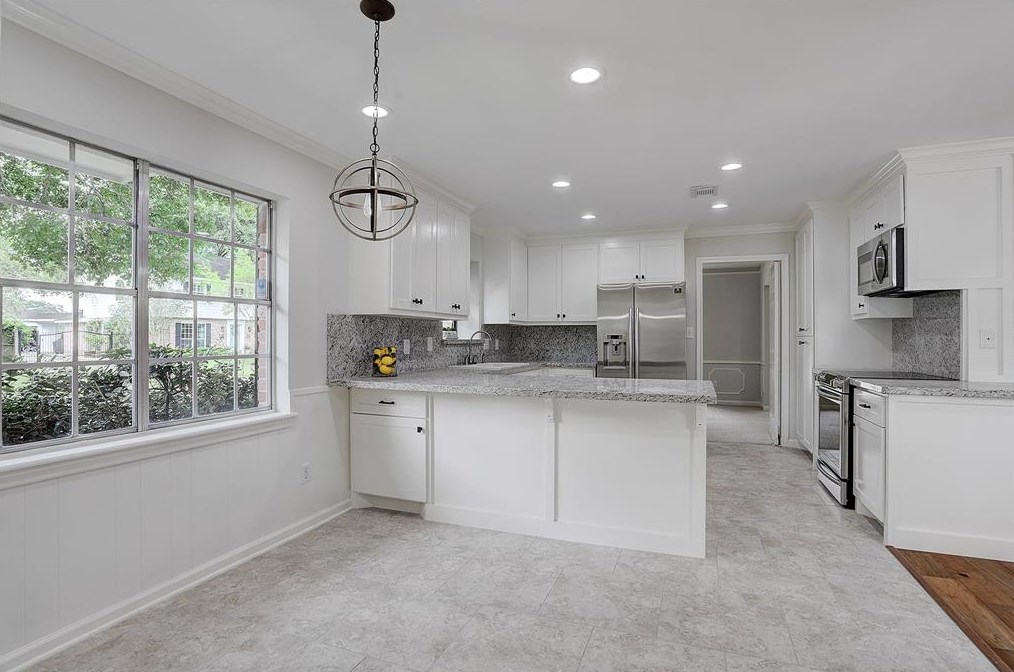 13802 Kingsride Ln, Houston TX  77079-3313 exterior