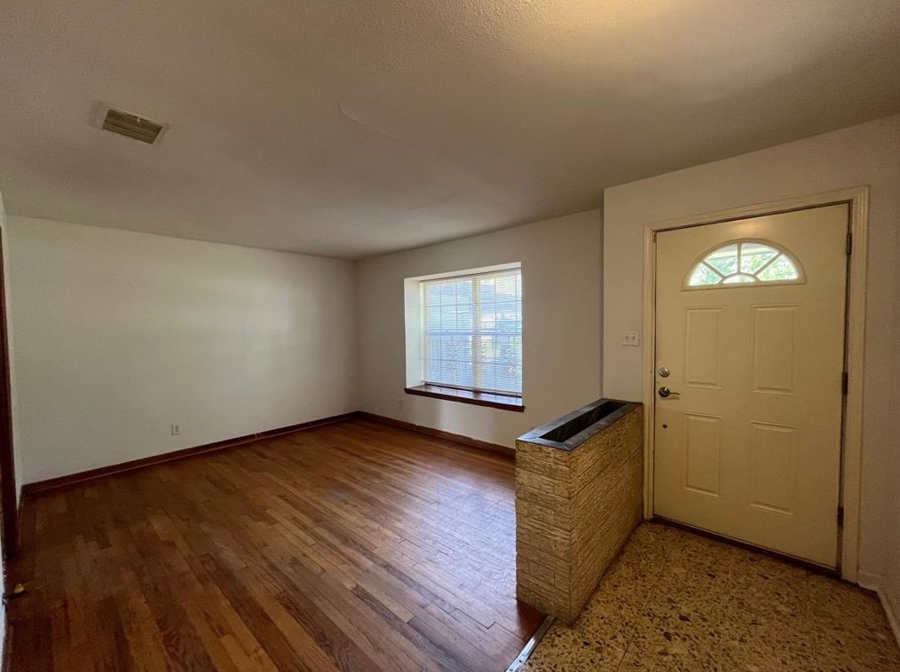 6922 Finch St, Houston TX  77028-3012 exterior