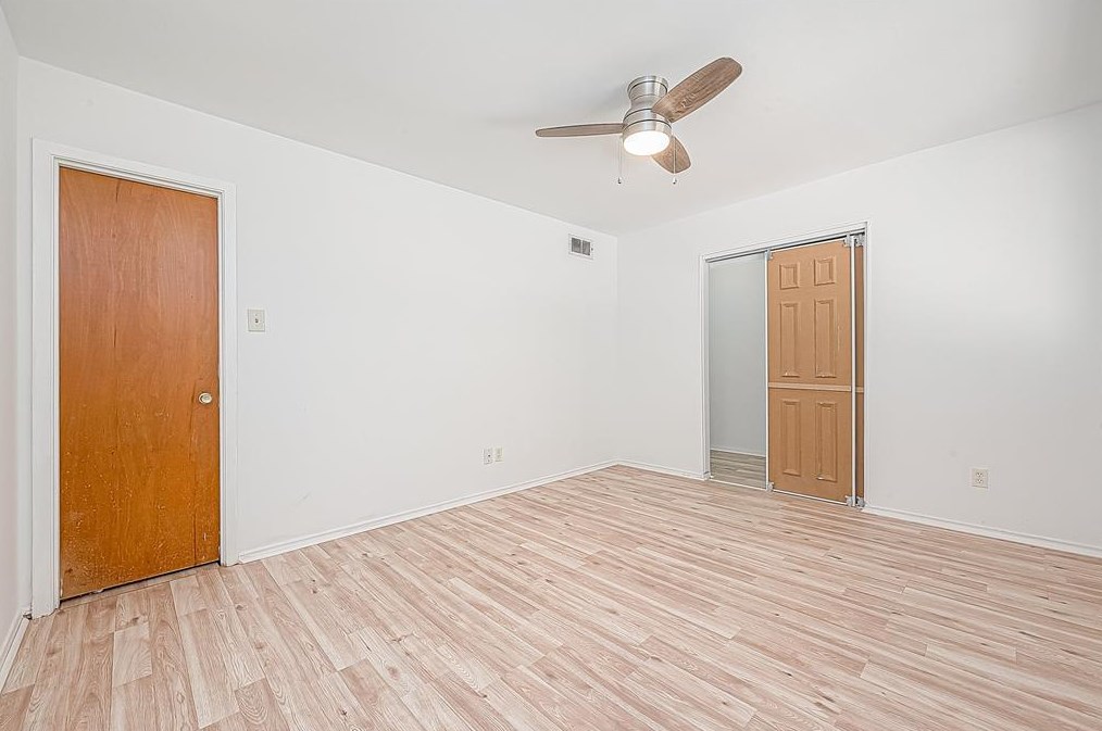 11431 Hillcroft St, Houston TX  77035-2435 exterior