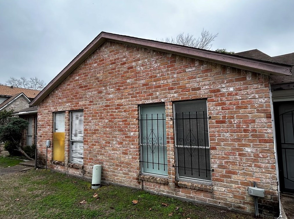 5759 Easthampton Dr, Houston TX  77039-5034 exterior