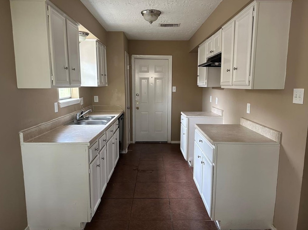 1107 Vang Ct, Crosby TX  77532-4002 exterior