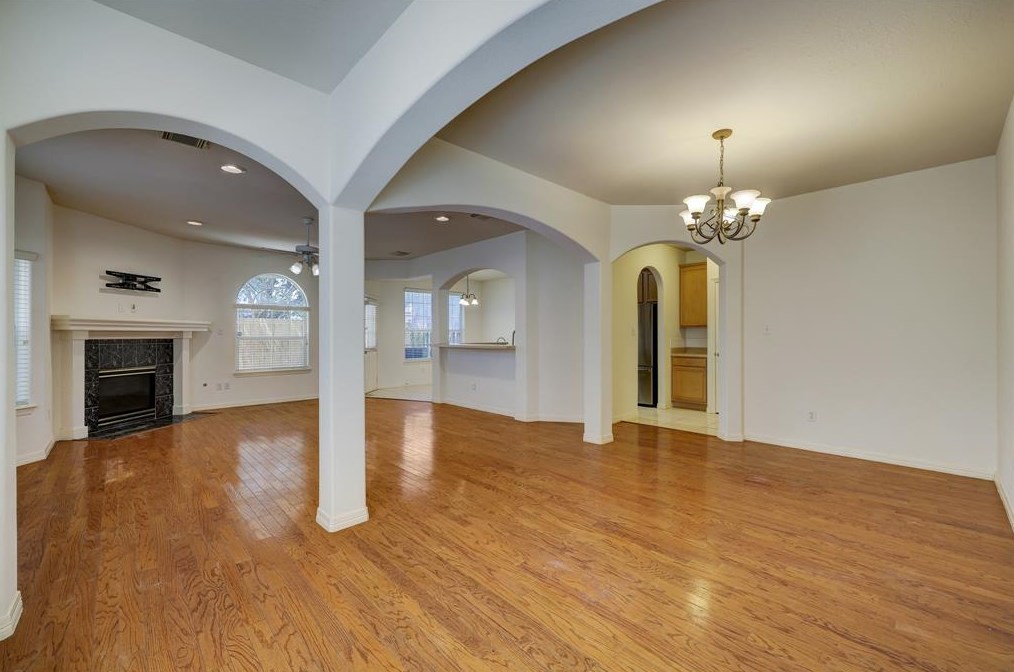 7534 Linpar Ct, Houston TX  77040-5168 exterior