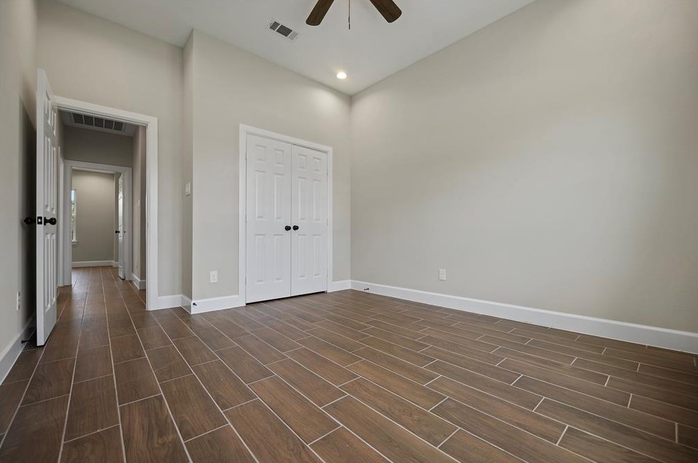 614 Longhorn Trl, Angleton TX 77515-9623 exterior