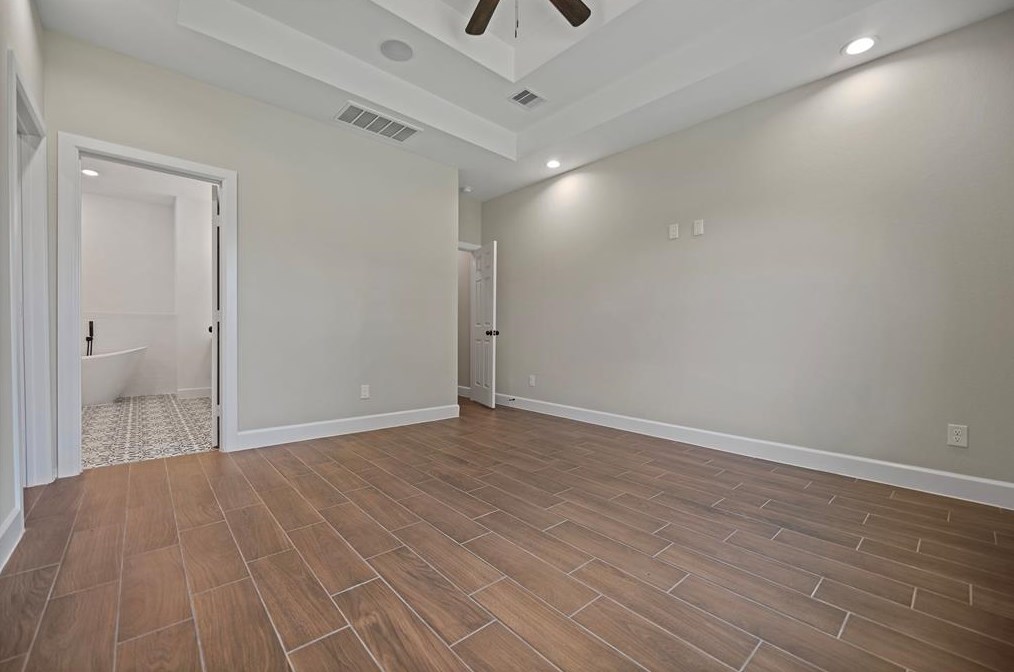 614 Longhorn Trl, Angleton TX 77515-9623 exterior