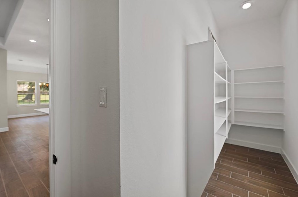 614 Longhorn Trl, Angleton TX 77515-9623 exterior