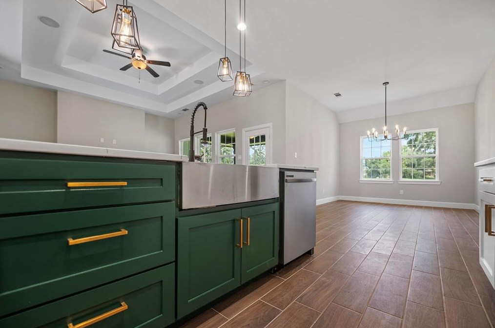 614 Longhorn Trl, Angleton TX 77515-9623 exterior