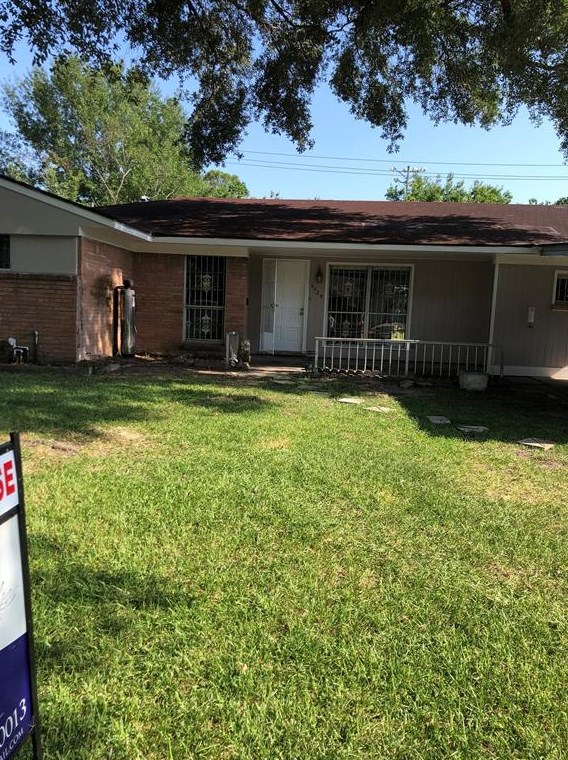 6429 Sharpview Dr, Houston TX  77074-6333 exterior