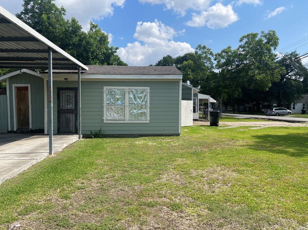 2836 Cochran St, Houston TX  77009-6914 exterior