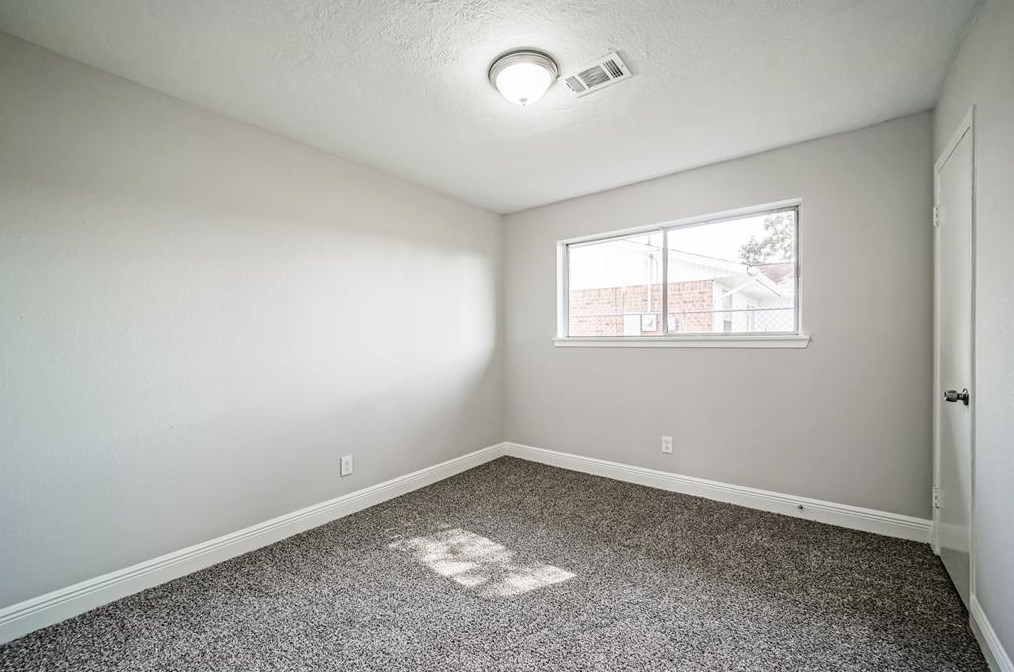 11102 Roandale Dr, Houston TX  77048-1521 exterior