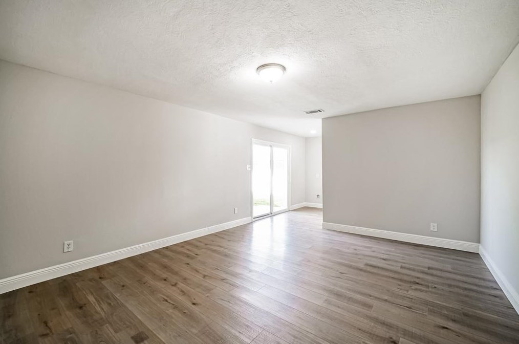 11102 Roandale Dr, Houston TX  77048-1521 exterior