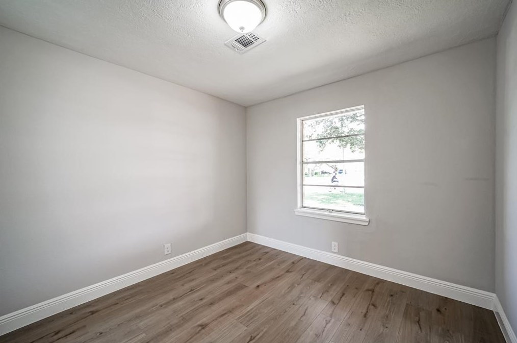 11102 Roandale Dr, Houston TX  77048-1521 exterior