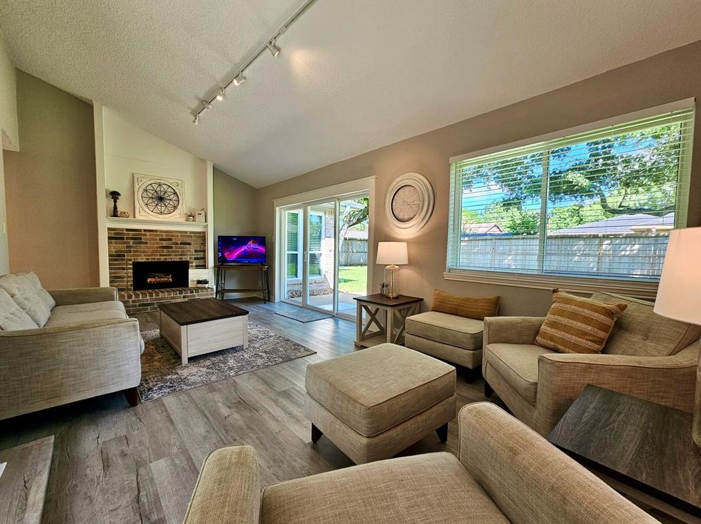 710 Silverpines Rd, Houston TX  77062-5612 exterior