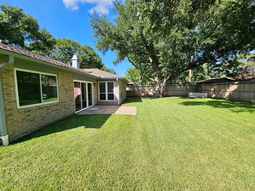 710 Silverpines Rd, Houston TX  77062-5612 exterior
