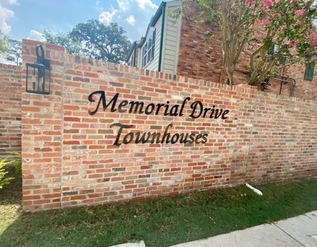 12716 Huntingwick Dr, Houston TX  77024-4808 exterior