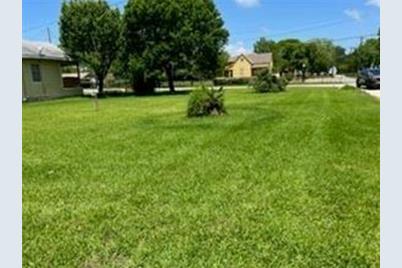 211 2nd Street N, Texas City, TX 77590 - Photo 1
