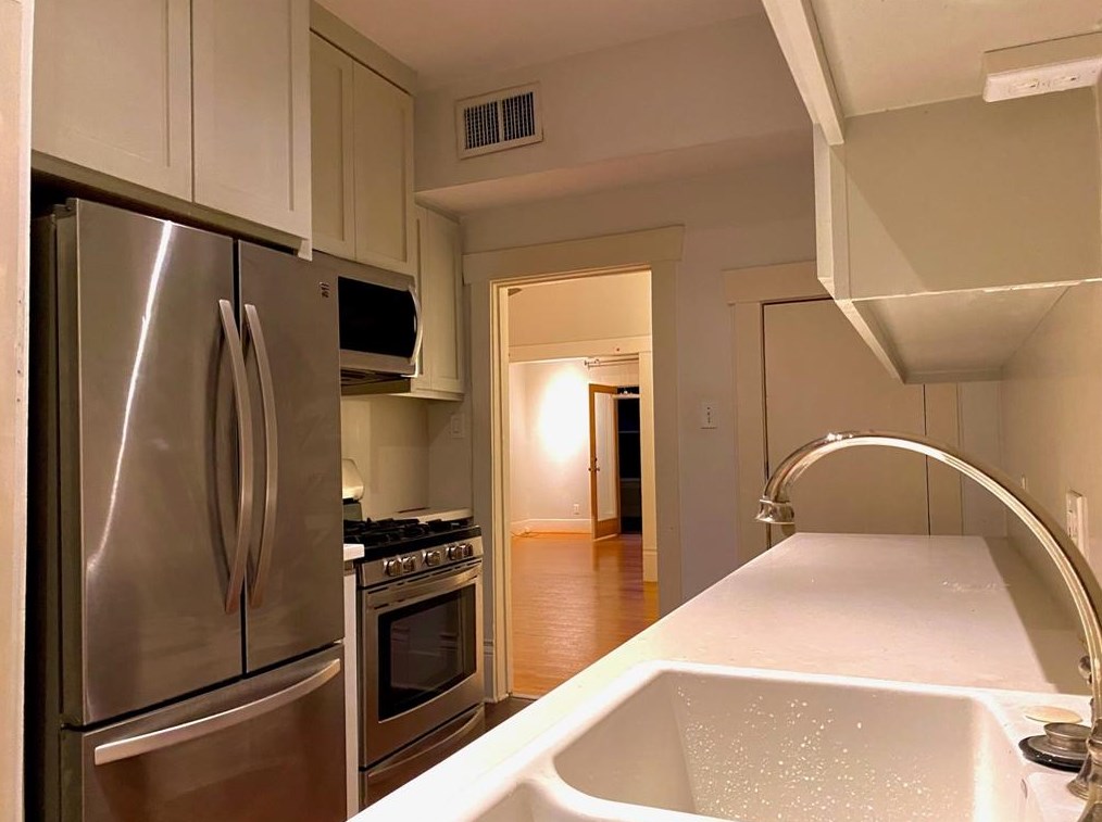 2905 Albany St, Houston TX  77006-3207 exterior