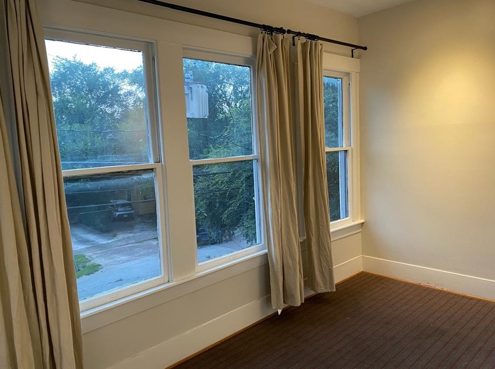 2905 Albany St, Houston TX  77006-3207 exterior