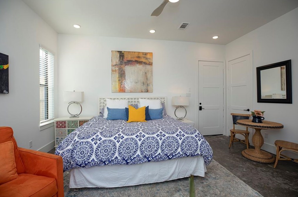 1103 Dart St, Houston TX  77007-4221 exterior