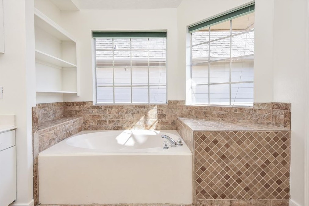 5842 Cinnamon Crk Cir, Houston TX  77084-2149 exterior