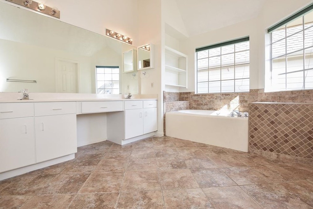5842 Cinnamon Crk Cir, Houston TX  77084-2149 exterior