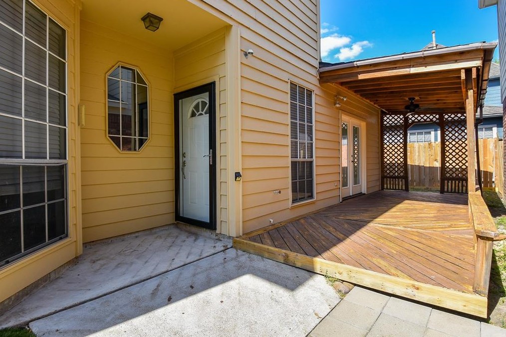 5842 Cinnamon Crk Cir, Houston TX  77084-2149 exterior