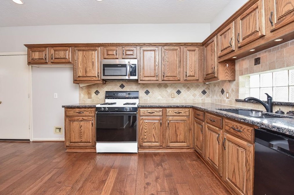 5842 Cinnamon Crk Cir, Houston TX  77084-2149 exterior