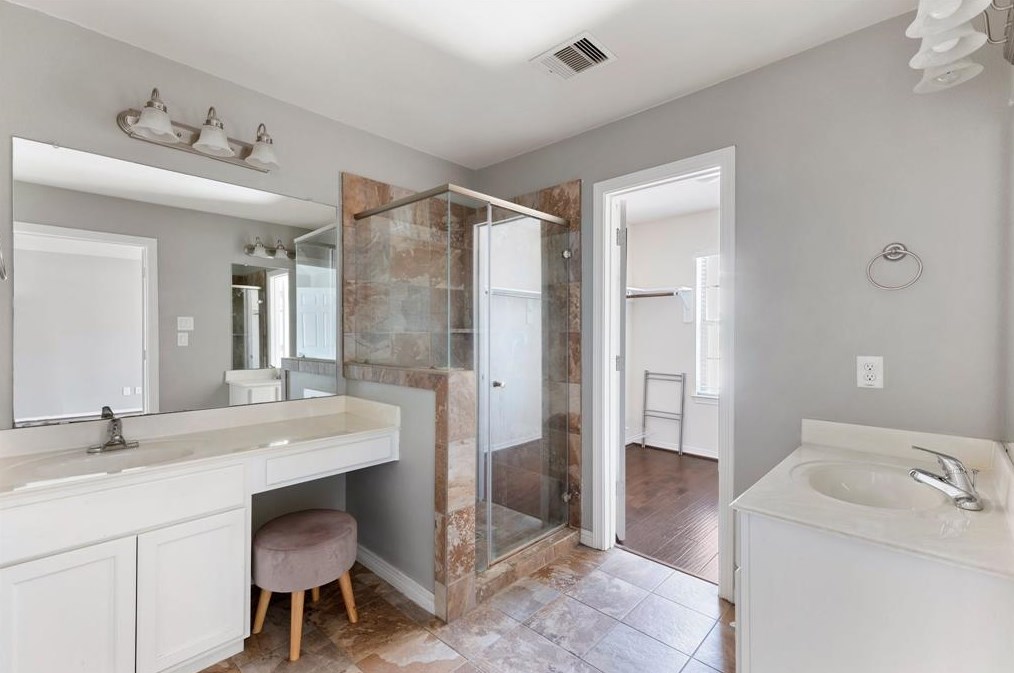 8101 Silverton Crk Ln, Houston TX  77040-5152 exterior