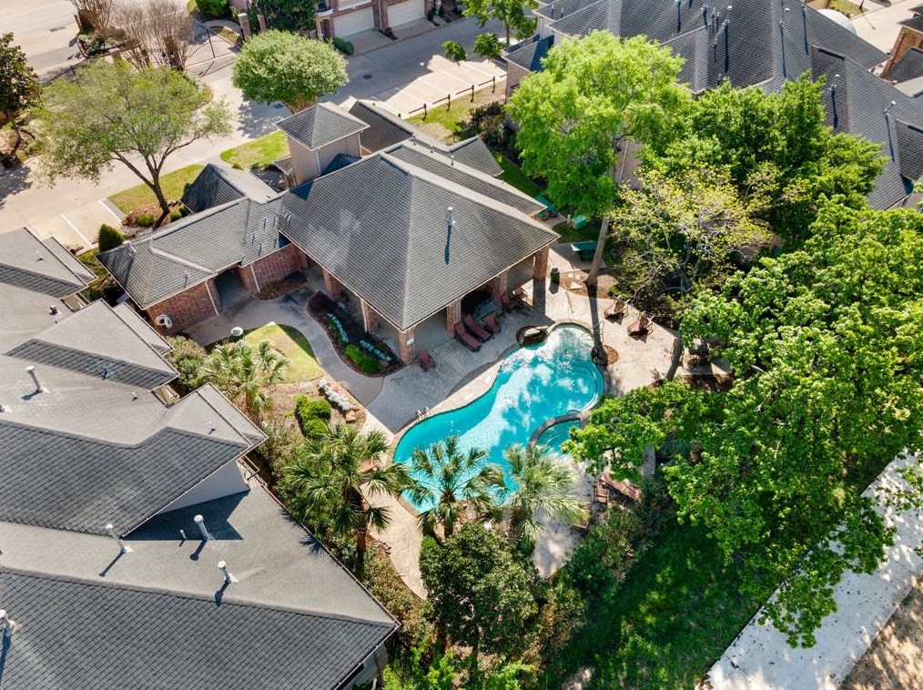 8101 Silverton Crk Ln, Houston TX  77040-5152 exterior