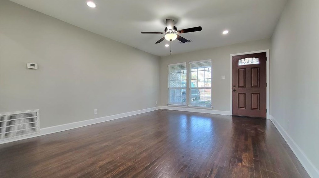 4311 Knotty Oaks Trl, Houston TX  77045-4235 exterior