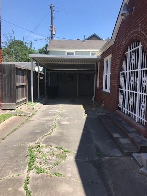 4625 Bell St, Houston TX  77023-1201 exterior