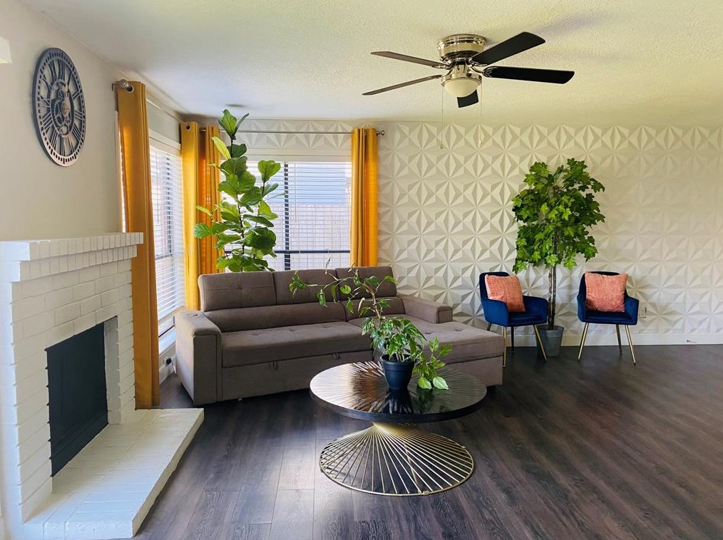 15506 Scenic Hvn Dr, Houston TX  77083-5451 exterior