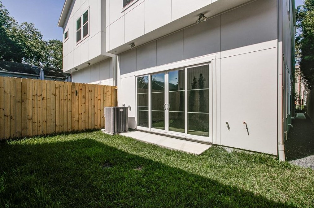 1417 Prince St, Houston TX  77008-6408 exterior