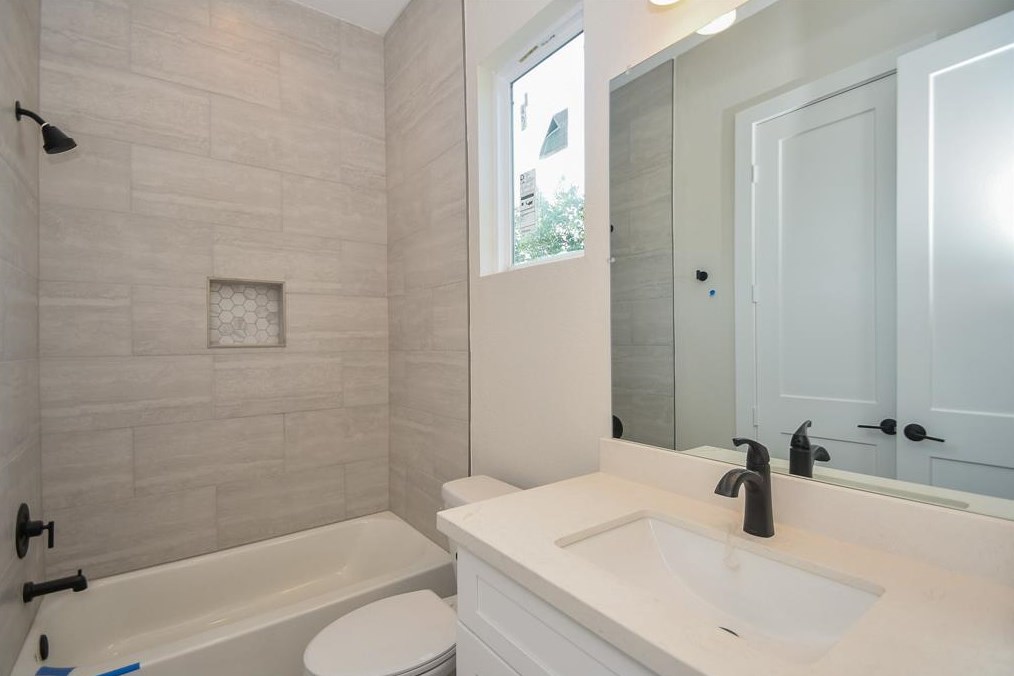 1410 Milby St, Houston TX 77003-4812 exterior