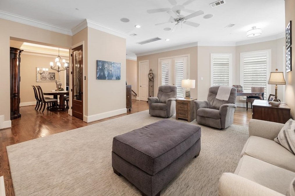 1372 Lake Pointe Pkwy, Sugar Land TX 77478-3996 exterior