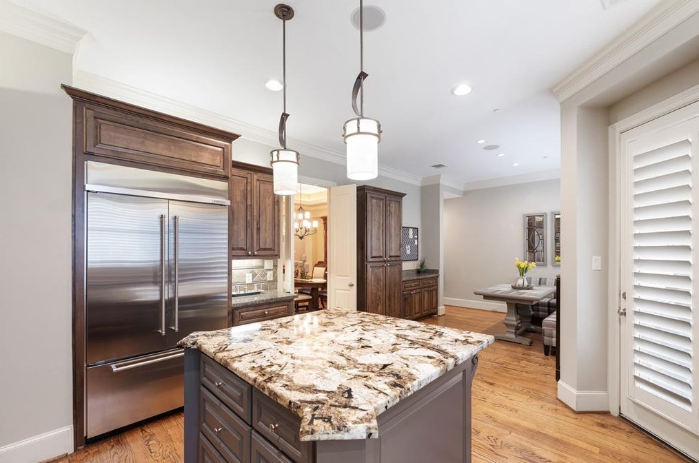 1372 Lake Pointe Pkwy, Sugar Land TX 77478-3996 exterior