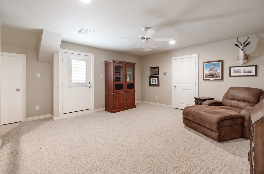 1372 Lake Pointe Pkwy, Sugar Land TX 77478-3996 exterior