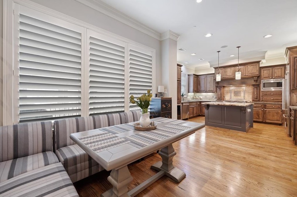 1372 Lake Pointe Pkwy, Sugar Land TX 77478-3996 exterior