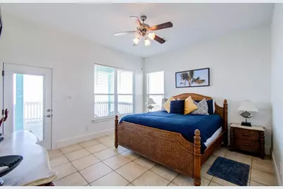 1035 Rollover Circle, Gilchrist, TX 77617 - Photo 37