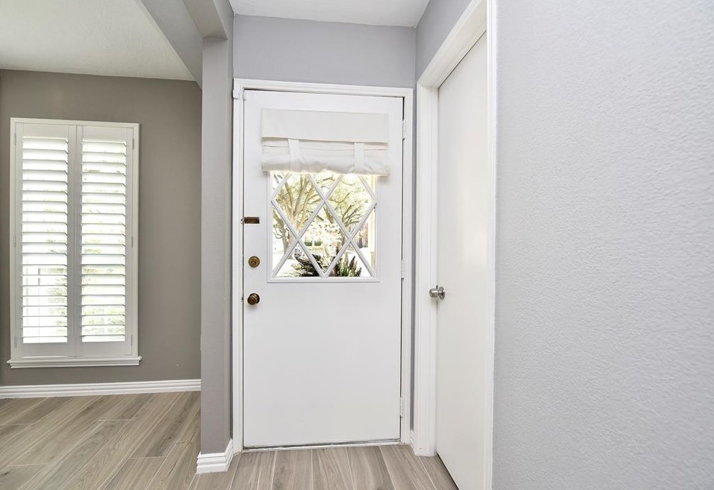 14573 Misty Meadow Ln, Houston TX  77079-3175 exterior