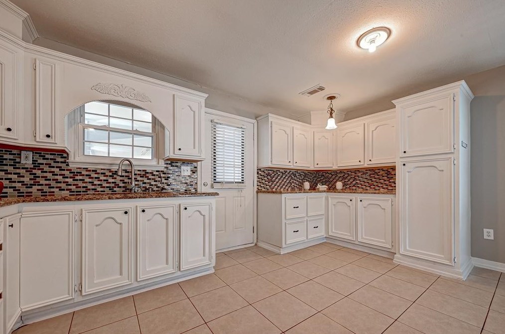 10804 Flaxman St, Houston TX  77029-3755 exterior
