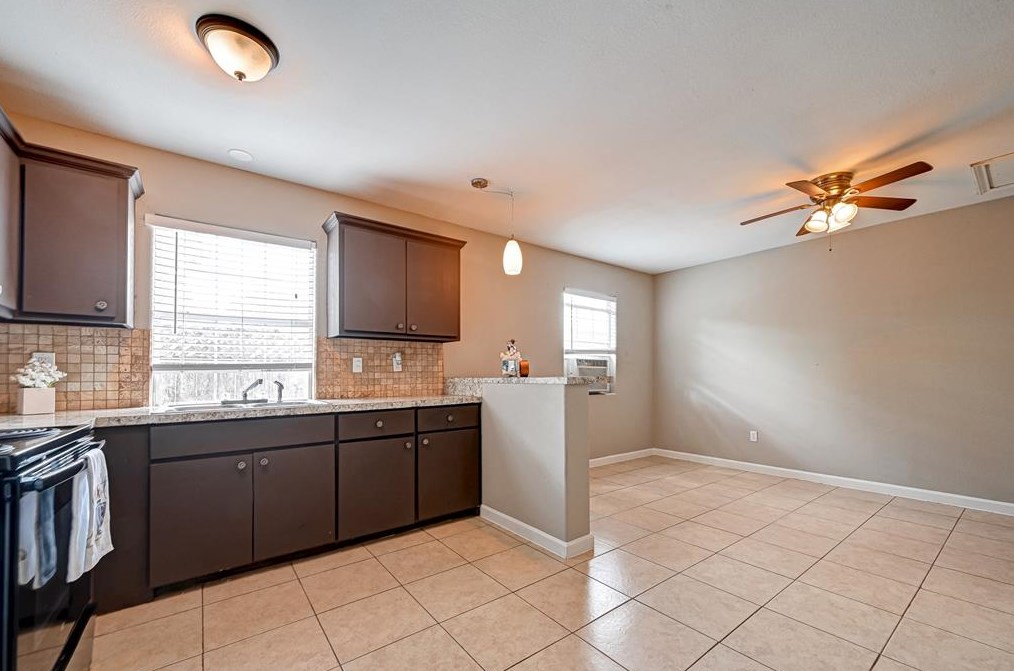 10804 Flaxman St, Houston TX  77029-3755 exterior