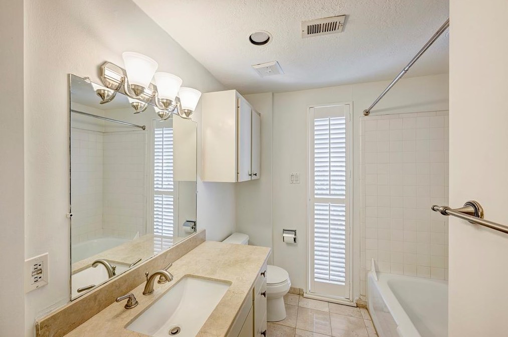 11003 April Way, Houston TX exterior