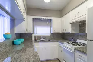 1305 Memorial Dr Dr, Baytown, TX 77520 - Photo 9