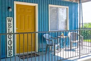 1305 Memorial Dr Dr, Baytown, TX 77520 - Photo 1