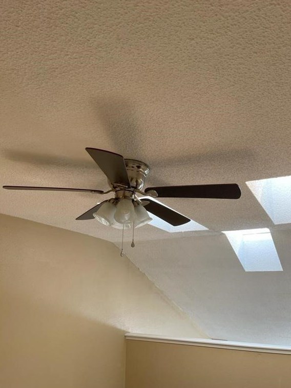 10855 Meadowglen Ln, Houston TX  77042-4000 exterior